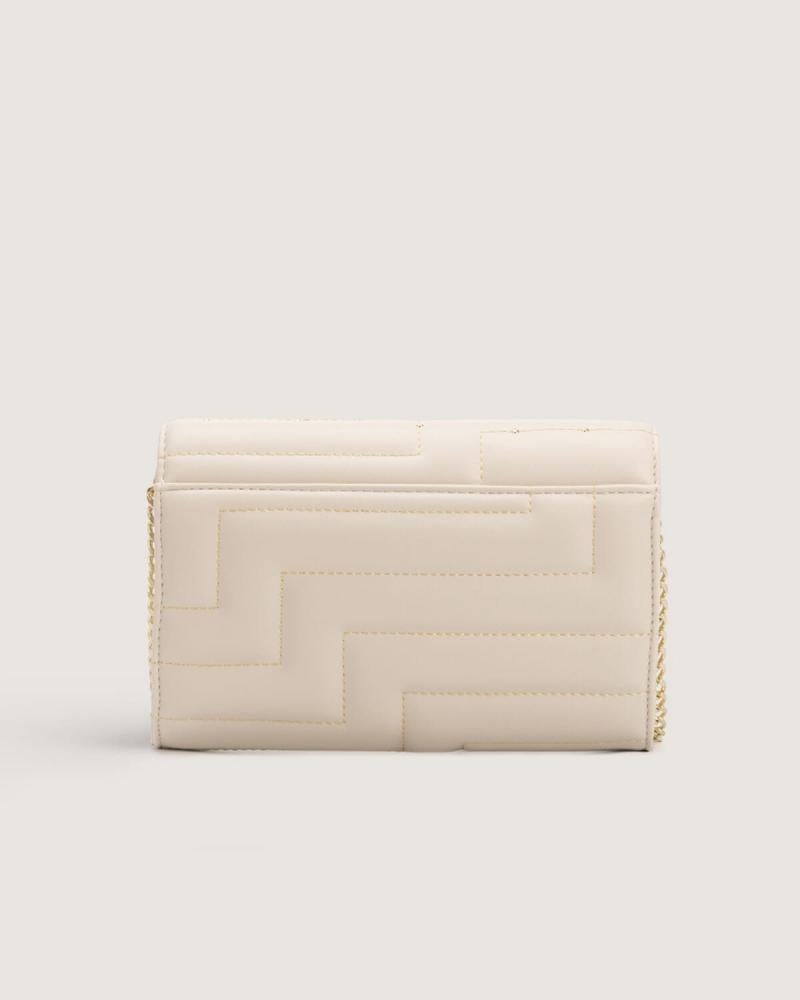 شنطة فِضة النسائية بحجم صغير بلون أبيض