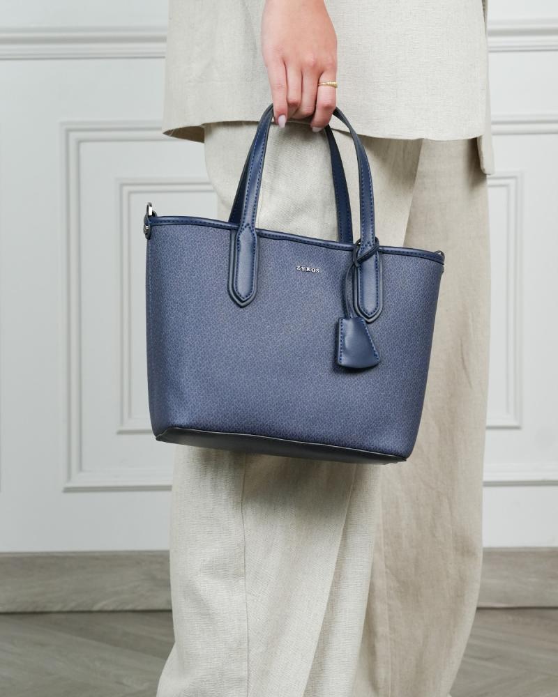 شنطة نسائية بمقاس متوسط بلون أزرق