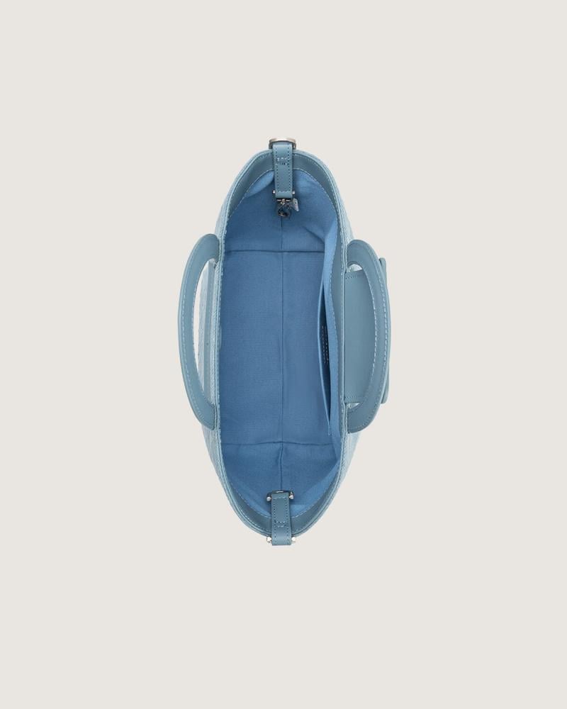 شنطة نسائية من القماش الجينز بلون أزرق فاتح