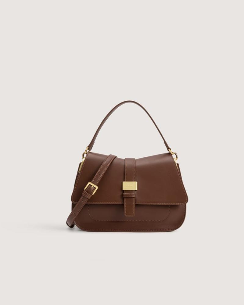 Medium-sized women's bag made of brown leather