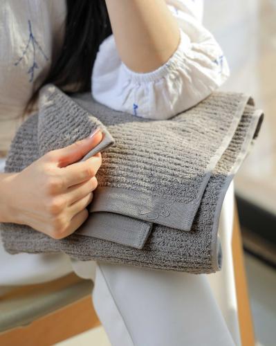 Two classic gray towel sets