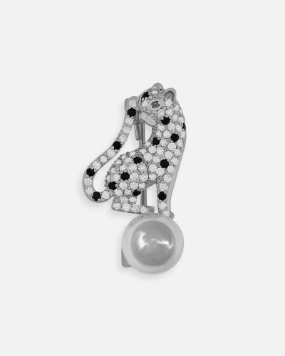 Women's brooch in silver with a luxurious design