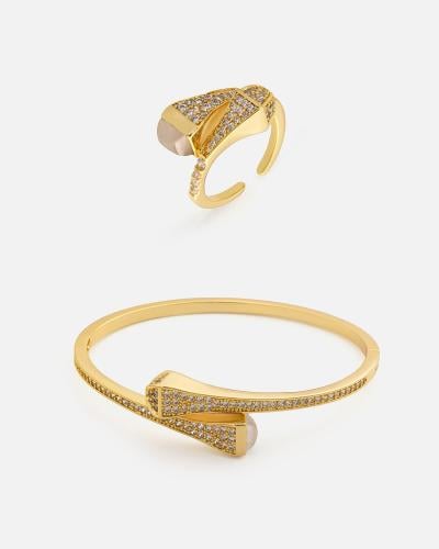 Charming women's set: bracelet and ring in gold color