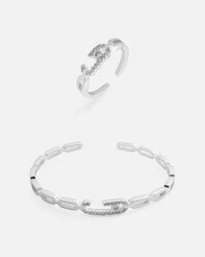 A distinctive women's set in silver