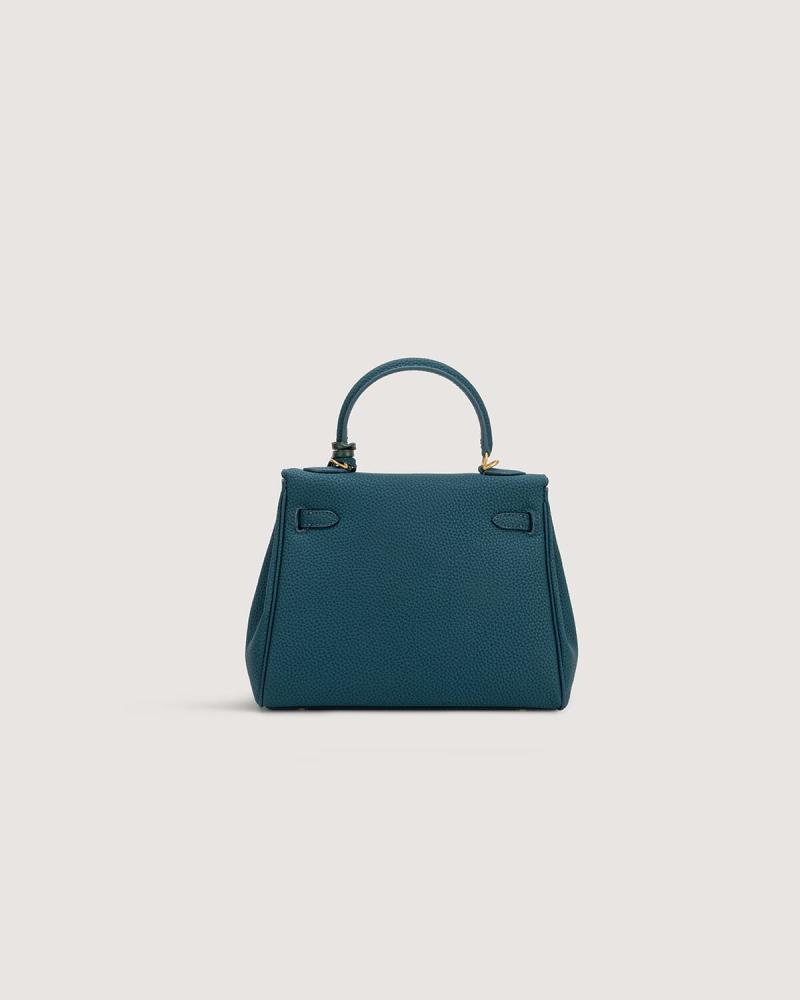 Medium-sized women's bag in blue