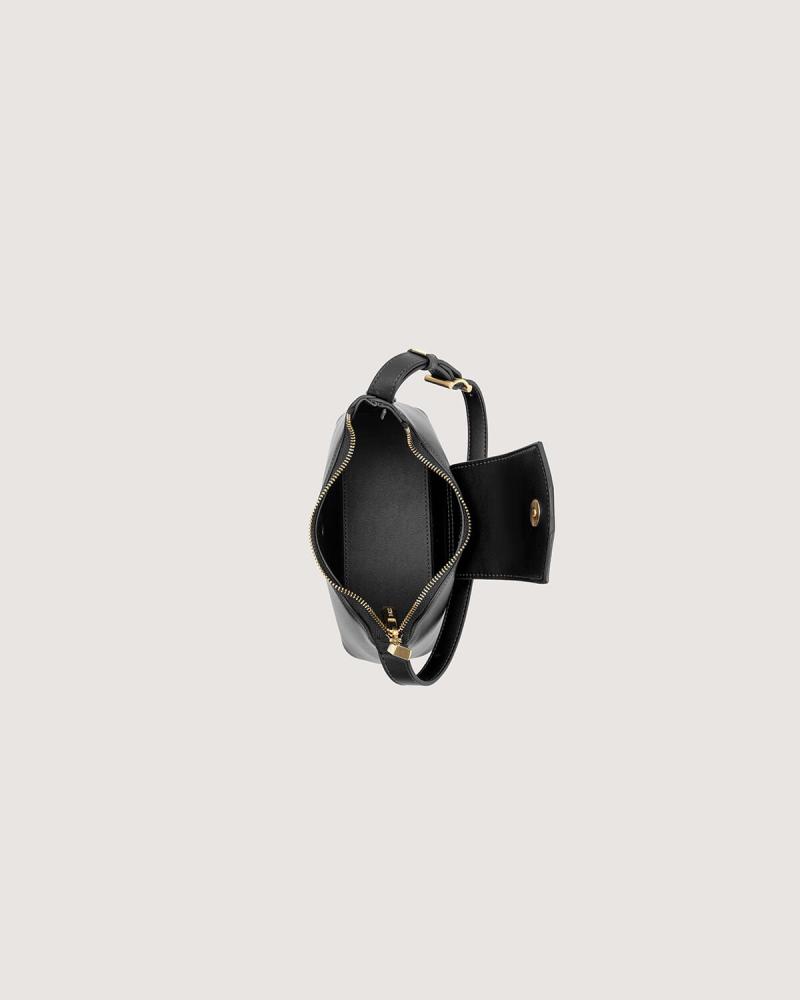 Medium-sized women's bag in black