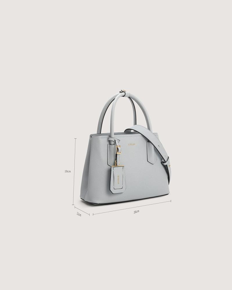A large women's bag for your everyday look