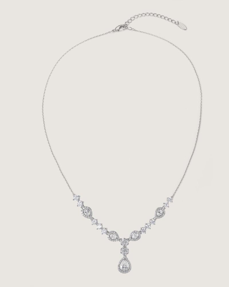 Women's necklace with an eye-catching design in silver