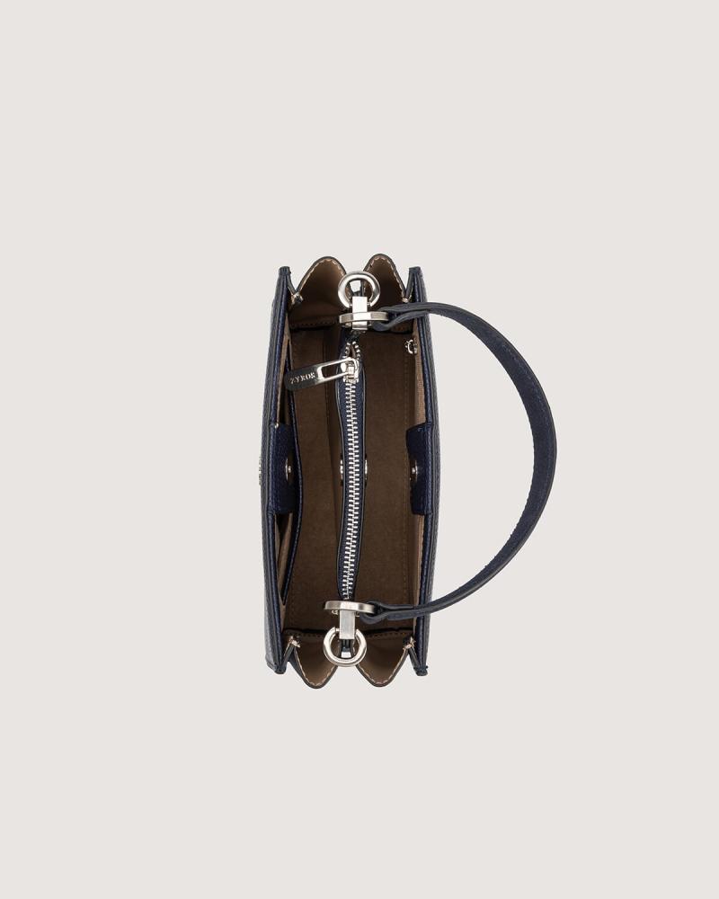 An all-time bag in blue leather