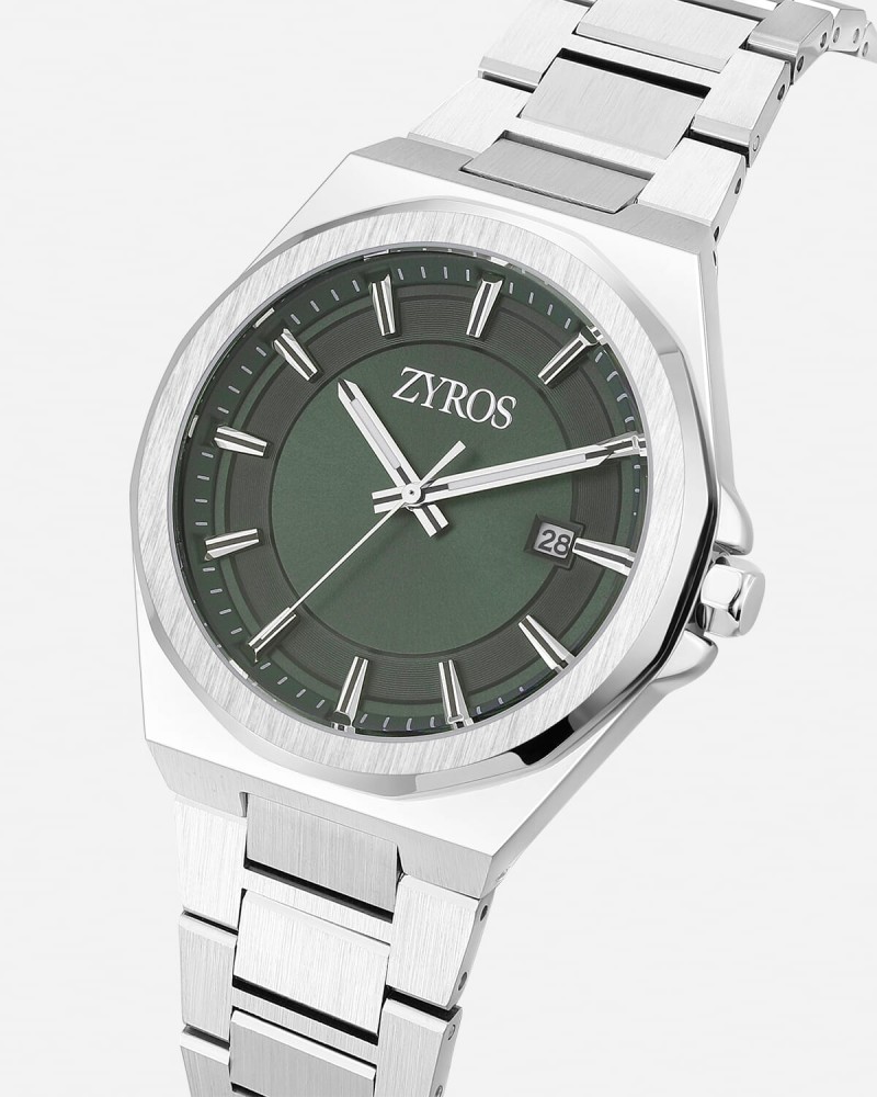Men's watch with a silver-tone steel strap