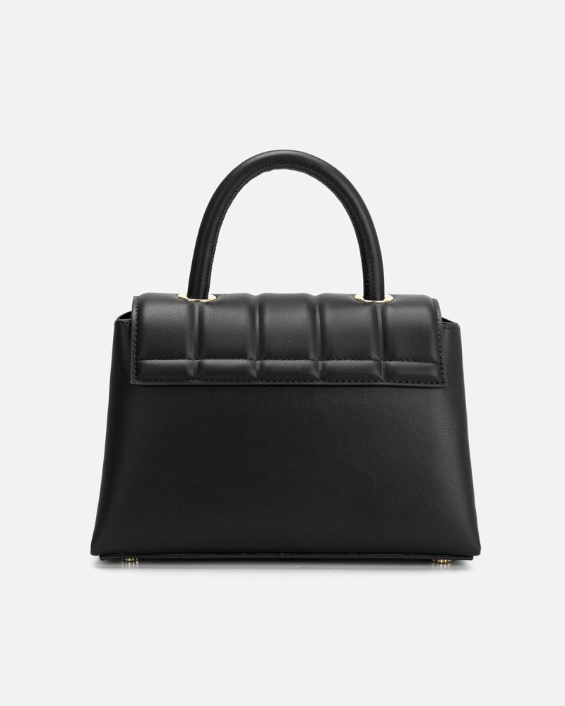 Women's bag with classic design