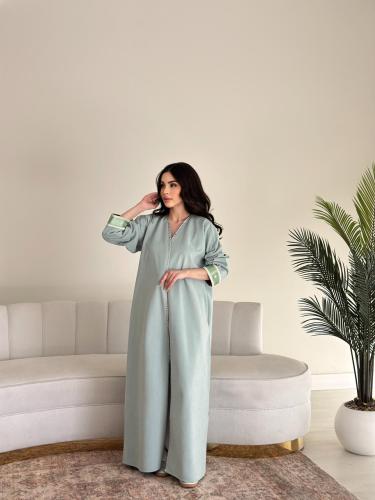 عباية فاخرة جوخ وتصميم مميز مع طرحة