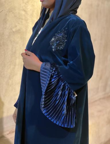 عباية شتوية فاخرة القماش مخمل كحلي مع شك كحلي