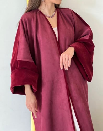 عباية شتوية عملية القماش شامواه عنابي مع مخمل عنابي