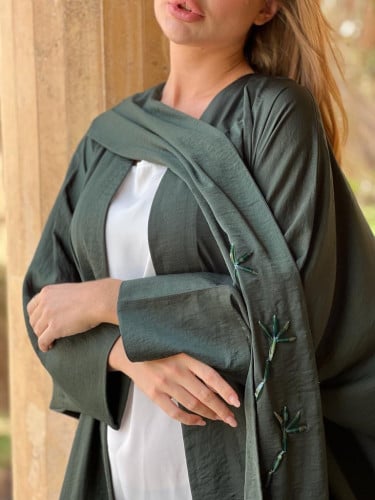 عباية عملية ( قماش بديل حرير زيتي ) مع شك زيتي