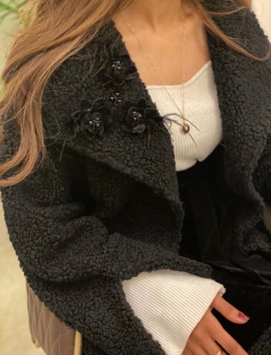 عباية عملية القماش صوف اسود مع شك اسود ( طقم 3 قطع  عباية وطرحة وتنوره لف اسود)