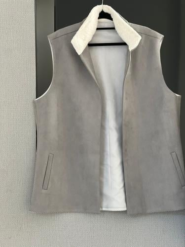 سديري رمادي مع قبة فروة