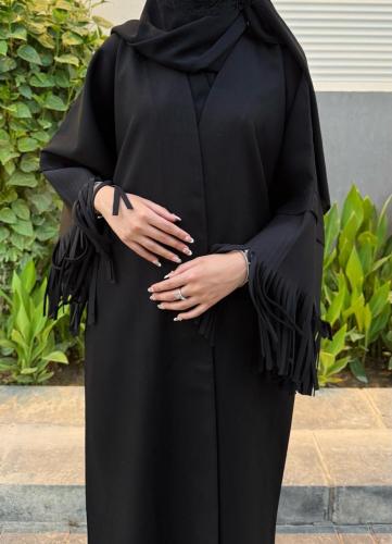 عباية فاخرة أسود مع اكمام هدب
