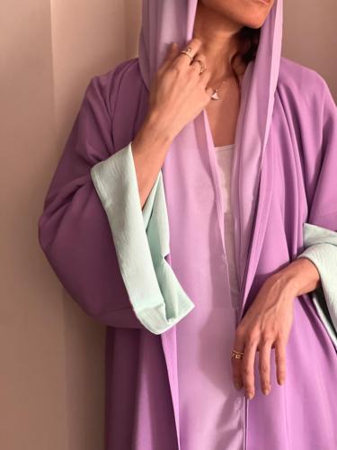 عباية صيفية باردة القماش حرير موف والأكمام لون تيفاني