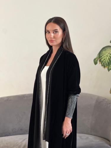 عباية راقية شامواه أسود والاكمام استريتش لمعة