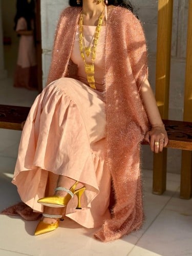 جلابية عملية اللون مشمشي