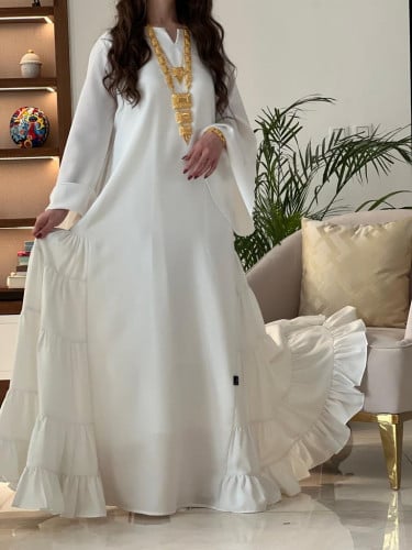 جلابية عملية وفاخرة اللون سكري