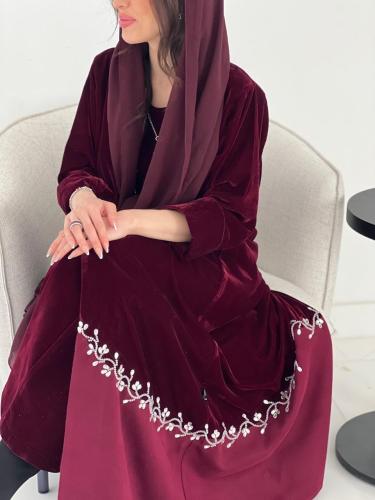 عباية شتوية فاخرة القماش مخمل مع جوخ عنابي