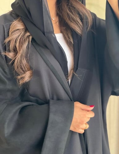 عباية عملية اللون اسود والأكمام شامواة اسود