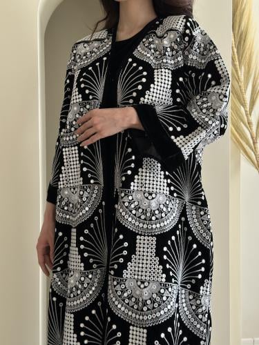 عباية فاخرة جدا ومميزه