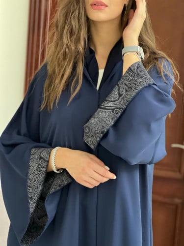 عباية عملية حرير كحلي وتقفل بطقطق