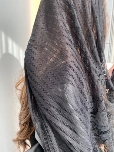 طرحة دنتيل اسود