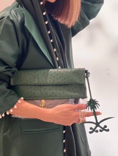 عباية عملية ومميزة تفته اخضر مع شك لولو