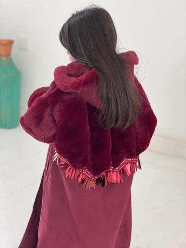 فروة مقاس أطفال اللون عنابي