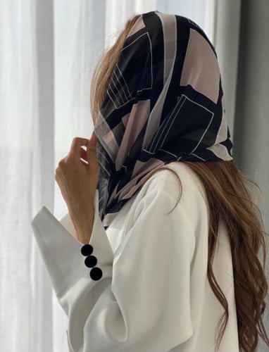 طرحة مشجره اسود و وردي