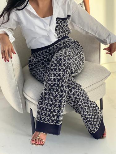 طقم لنن البنطلون كحلي مطرز سكري والقميص سكري