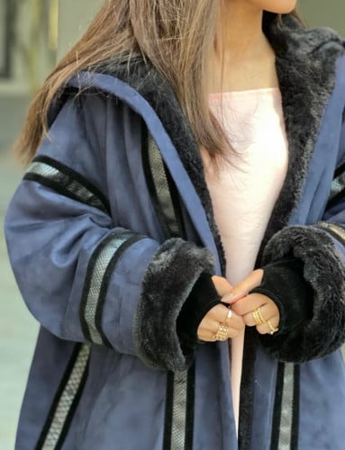 فروة عملية القماش شامواه كحلي محدده جلد ومخمل اسود ومبطنه بفرو اسود