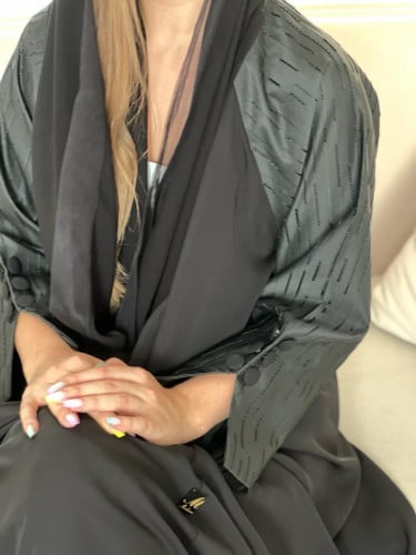 عباية عملية قصة كلوش القماش كريب حرير اسود