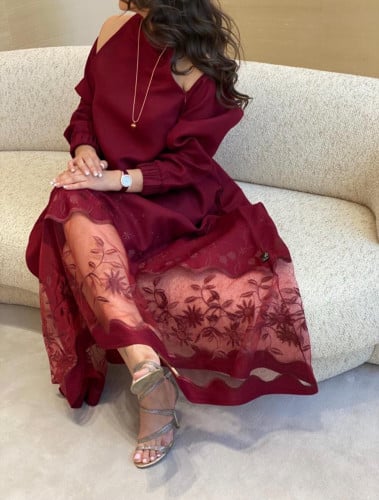 جلابية مميزة و عملية قماش لنن عنابي