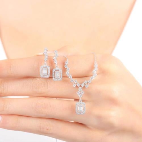 طقم ناعم فضة صافي عيار 925 ( سلسلة وحلق )