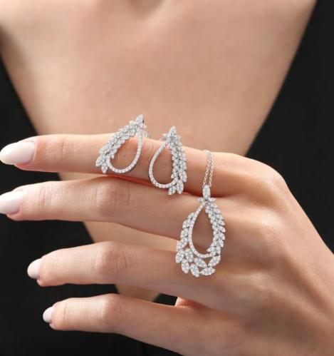 طقم ناعم فضة صافي عيار 925 ( سلسلة وحلق )