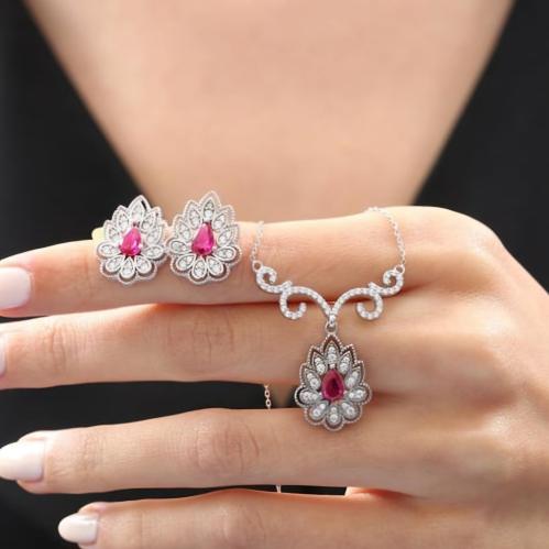 طقم ناعم فضة صافي عيار 925 ( سلسلة وحلق )