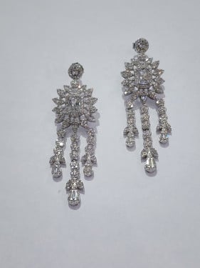 حلق  مرصع بالزركون فضة صافي عيار925