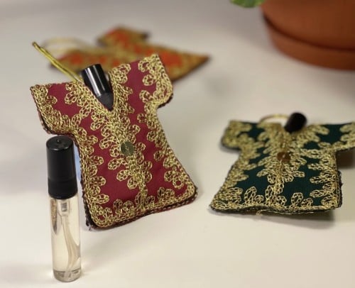 حامل عطر مميز