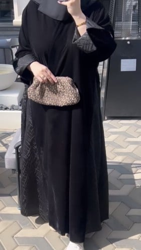 عبايه مخمل كلوش