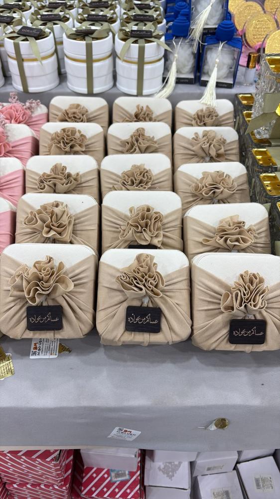 توزيعات شنط اكسسوارات للنساء للعيد 140 ريال 12 حبه