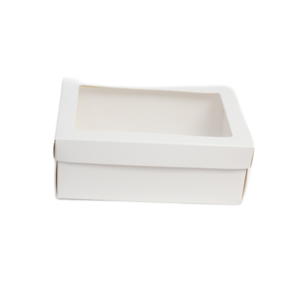 علب كرتونية شفاف في الوسط