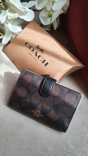 محفظة ماركة كوتش