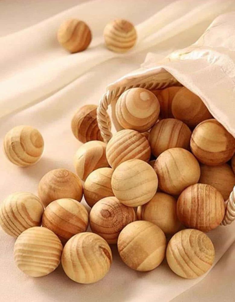 كرات كافور للحشرات تحافظ على نظافة الخزائن والادراج