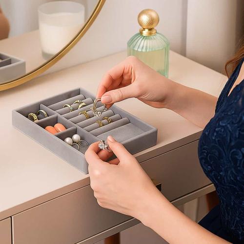 علبة تنظيم الاكسسوار قطعه واحده مخمل لترتيب الاكسس...