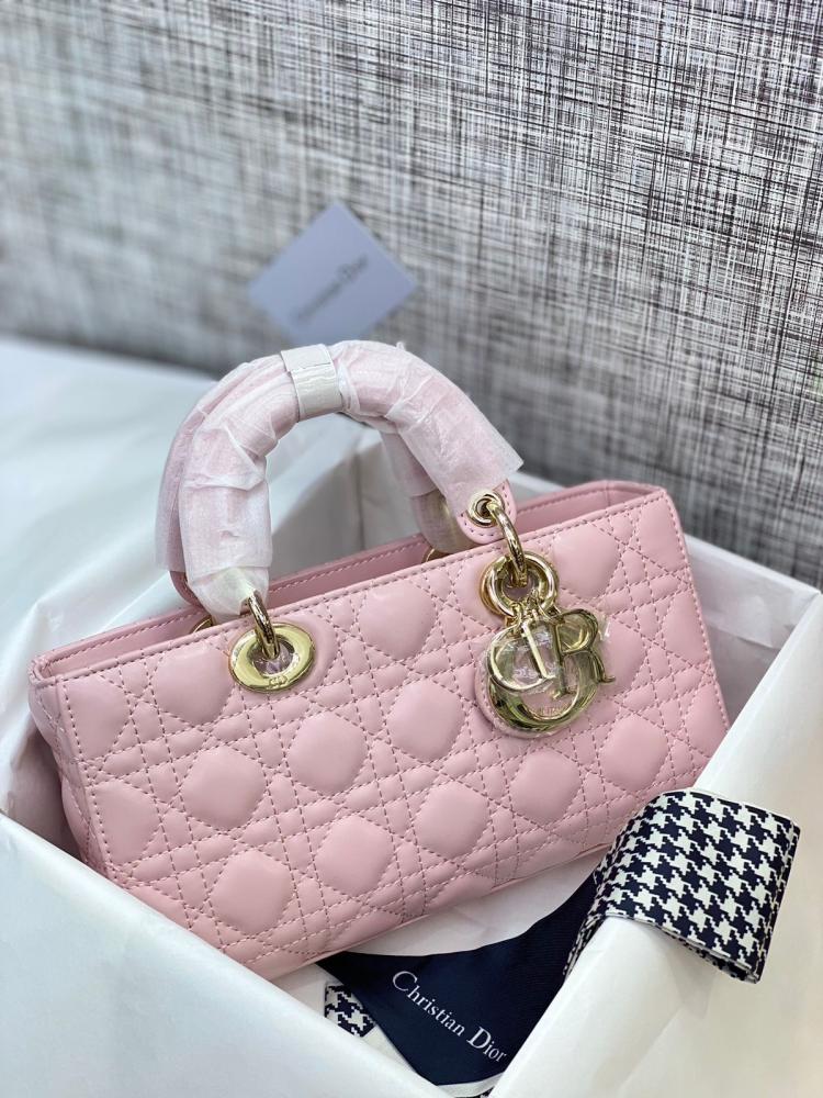 شنطة ديور